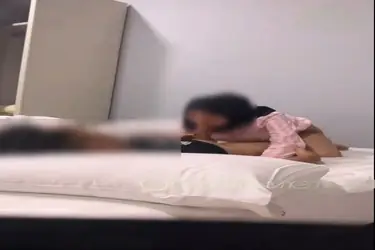 Ngoại tình với em đồng nghiệp